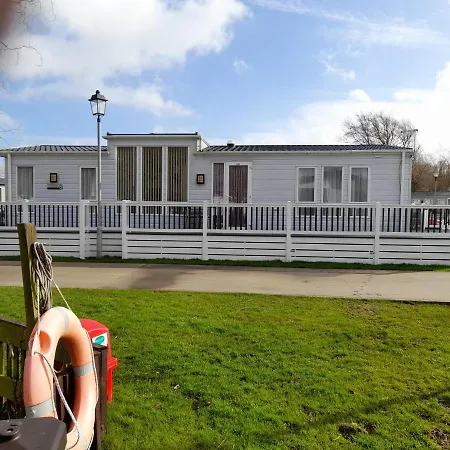 39 The Meadows New Beach Holiday Park Burmarsh Exterior photo